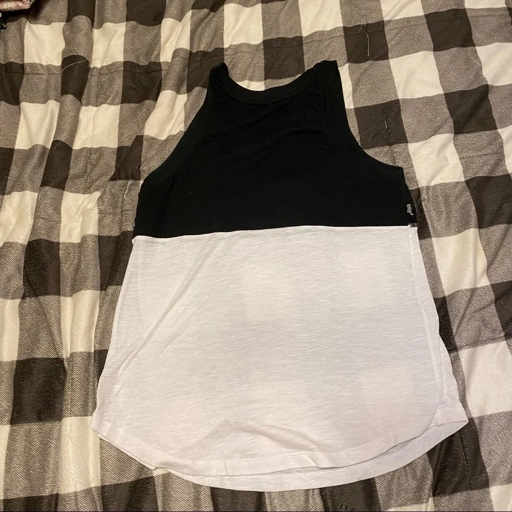 VS PINK tank - Picture 2 of 4